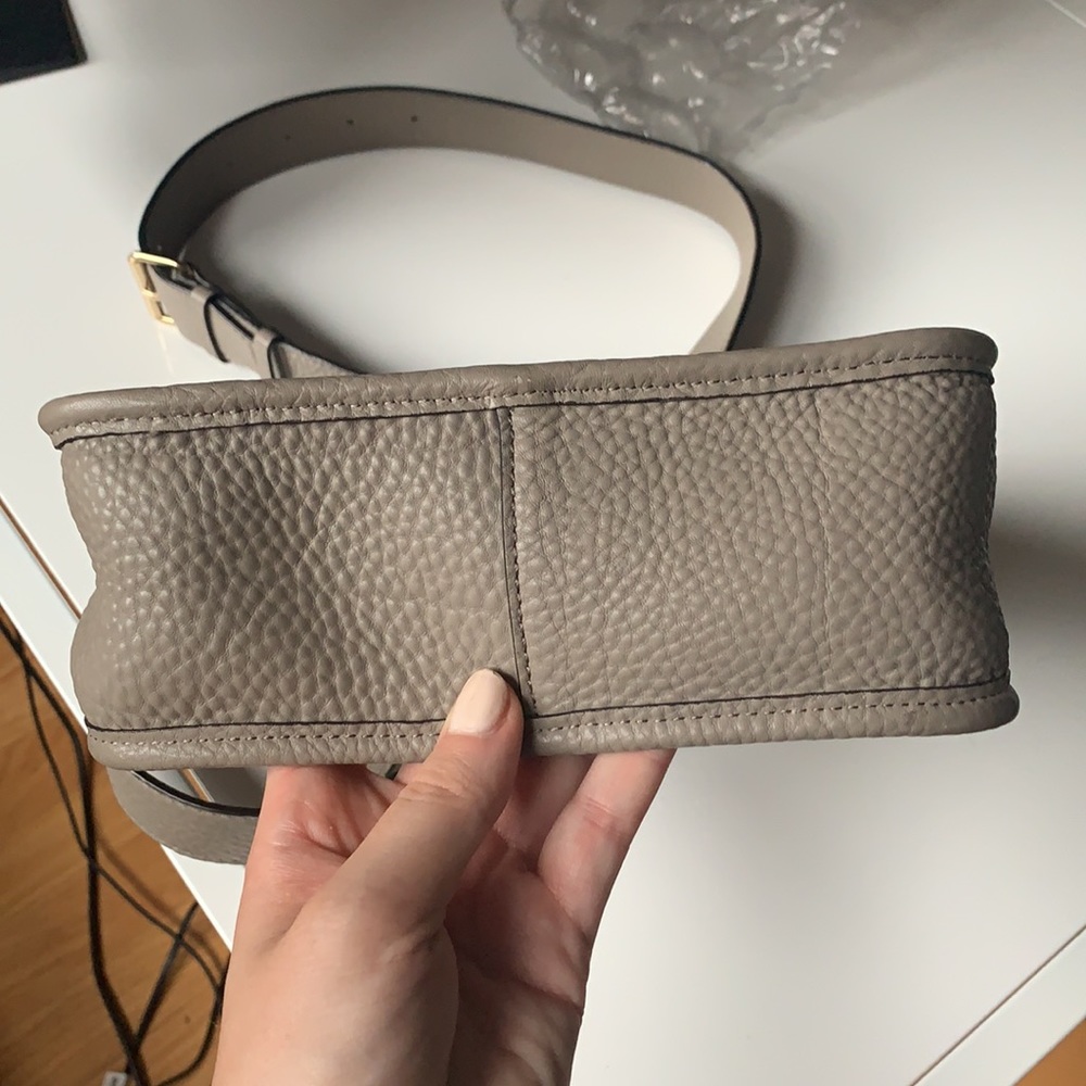 $295 Rebecca Minkoff Grey Studded Feed Bag - Picture 4 of 6